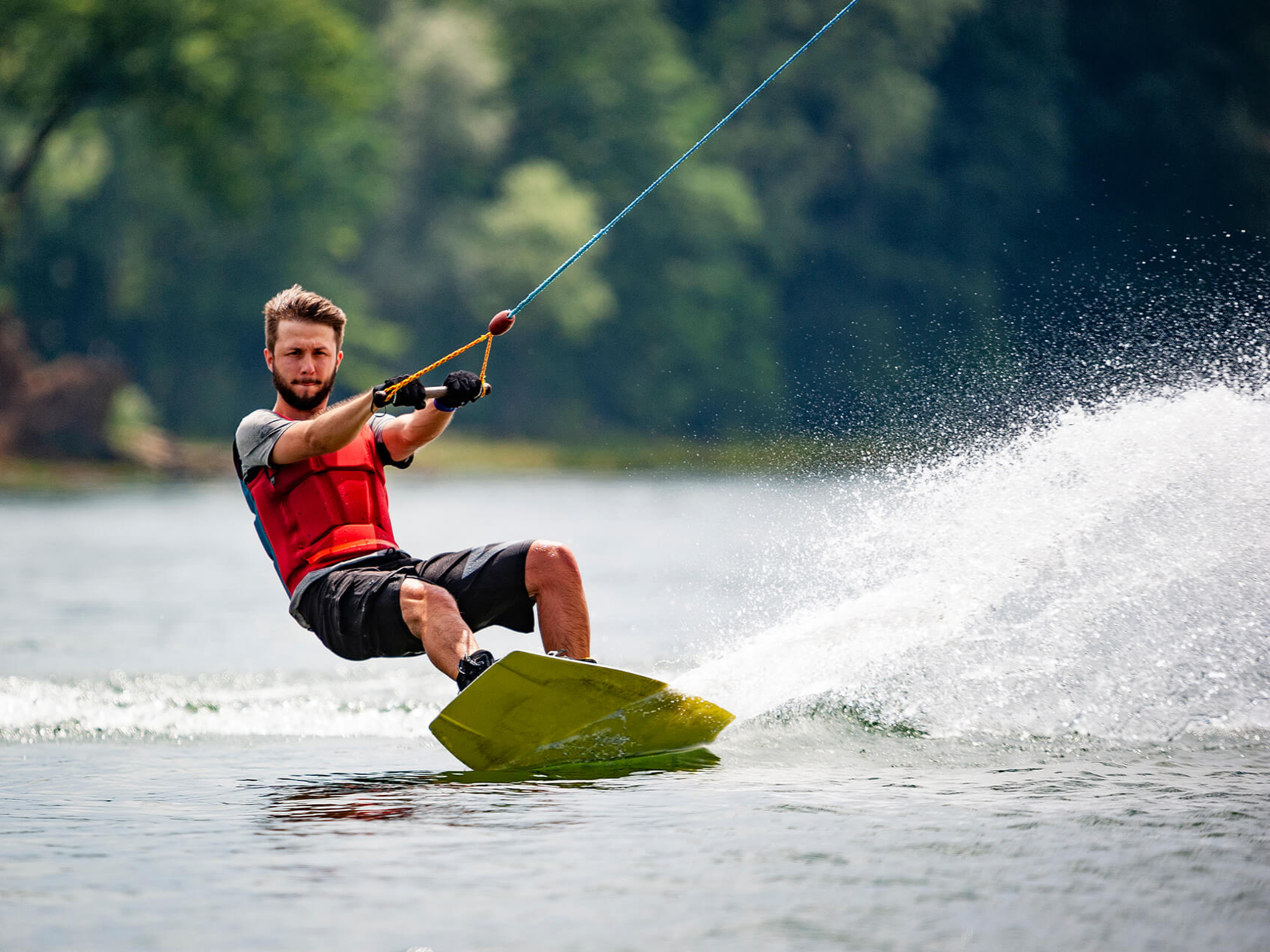 фото нанесения макияжа на лицо девушки 