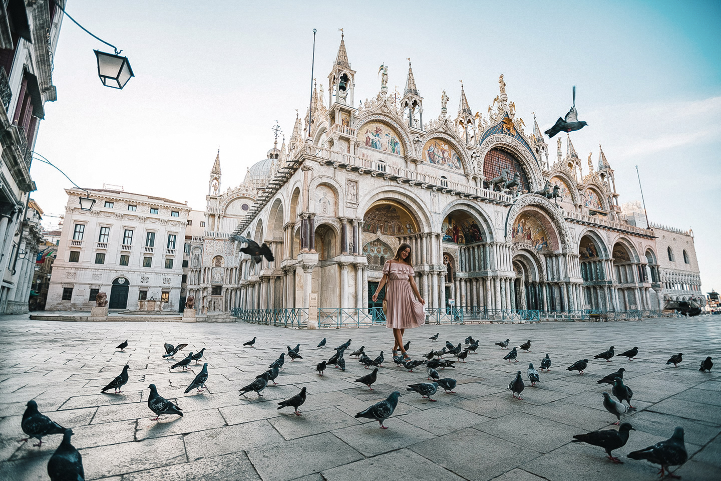 Париж венеция. Париж венеция. Ричард макнейл картины париж. Тьерри дюваль акварели венеция. Венеция.