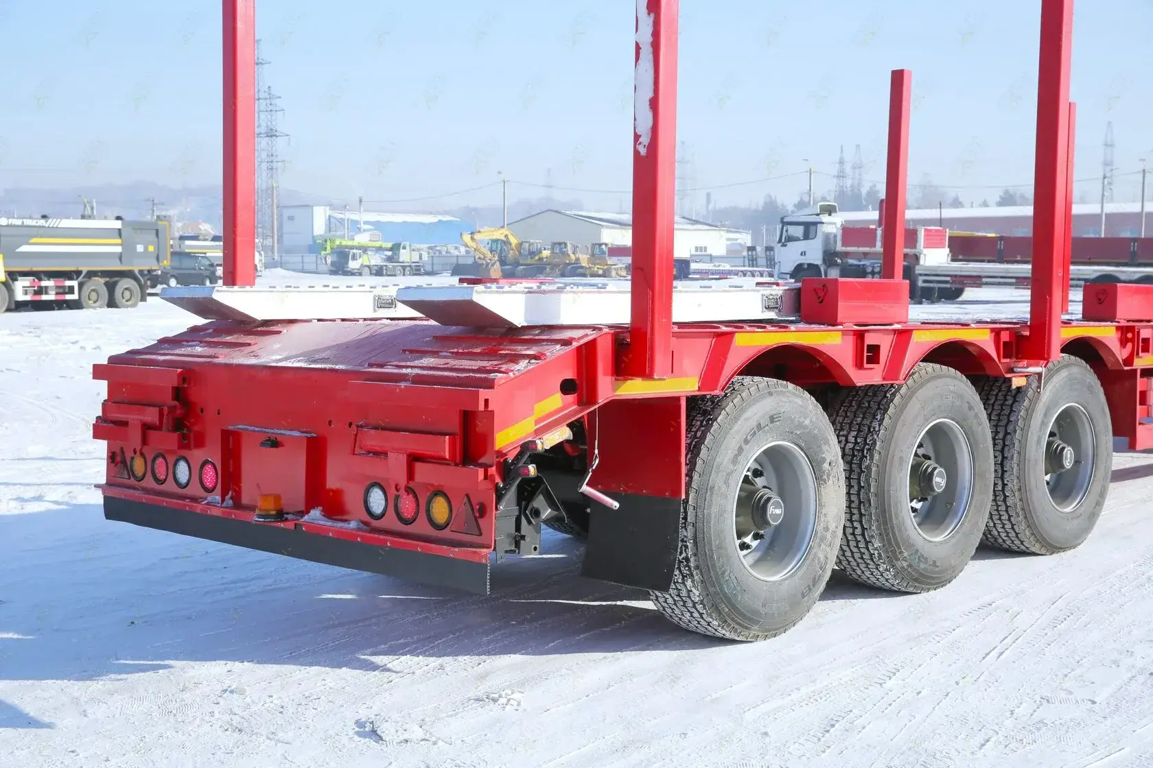 Односкатная резина на высокорамном трале AMUR LYR9606TDP