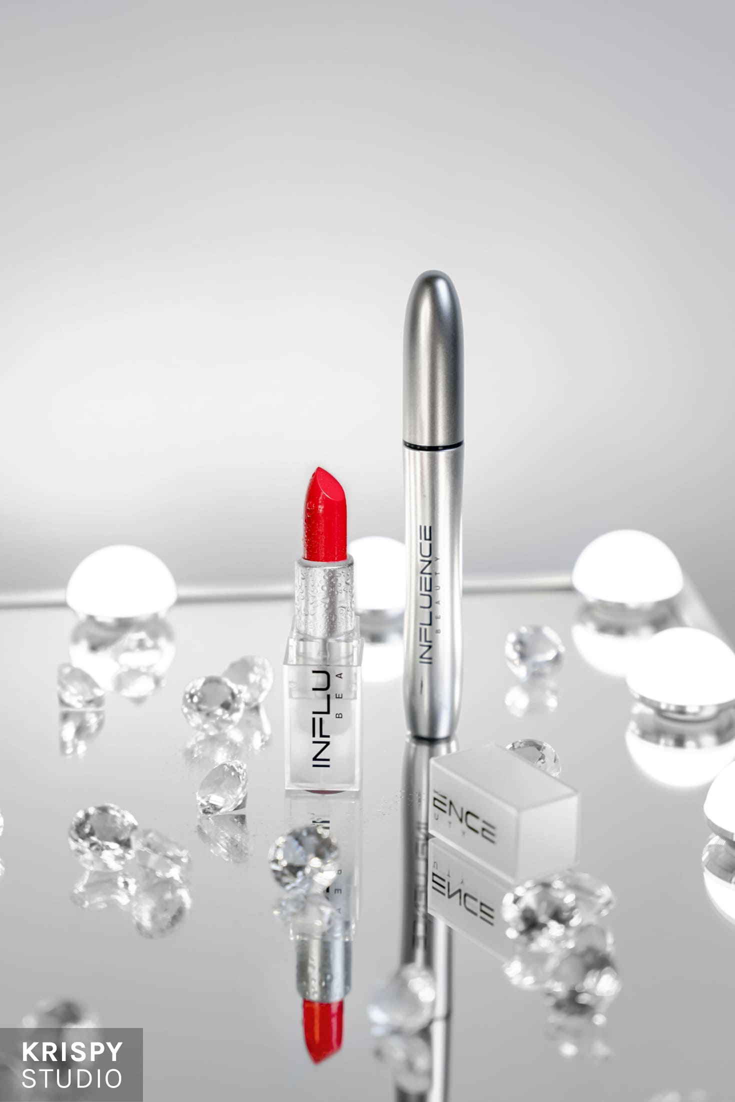 INFLUENCE: красная помада и бриллианты в гламурной фотосессии