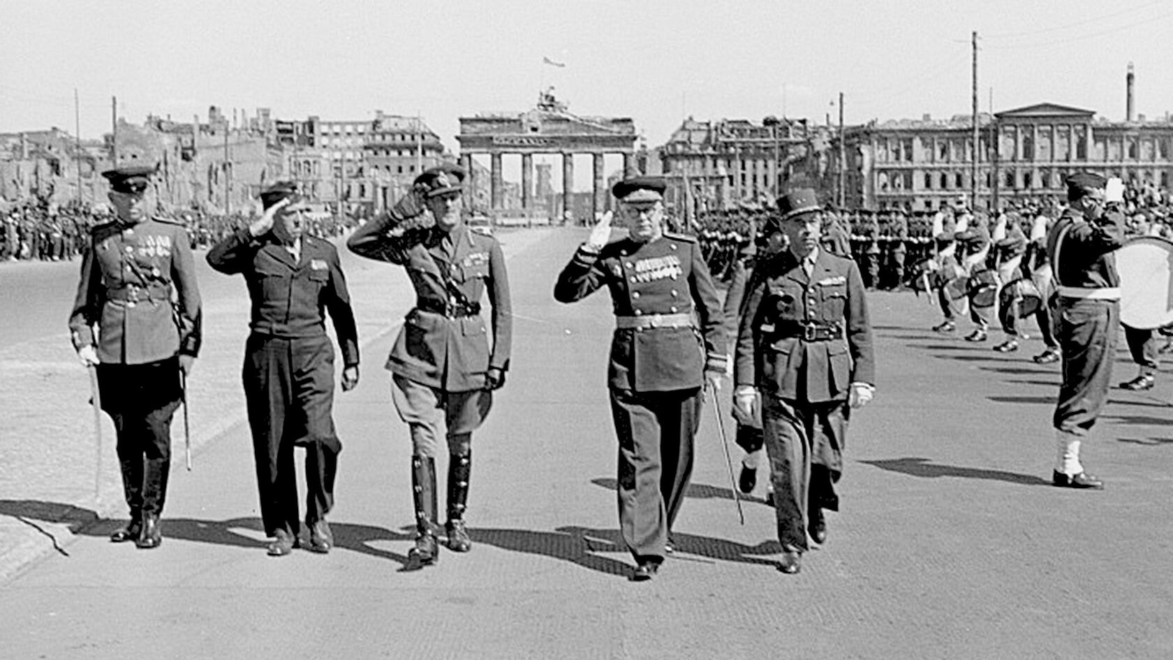 Парад Союзников в Берлине в 1945