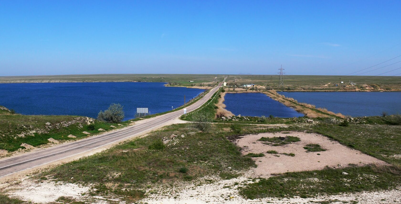 Черноморский крым водопойная. Аблямитский мост Донузлав. Донузлав мост Крым. Озеро Донузлав. Аблямитский мост Крым.