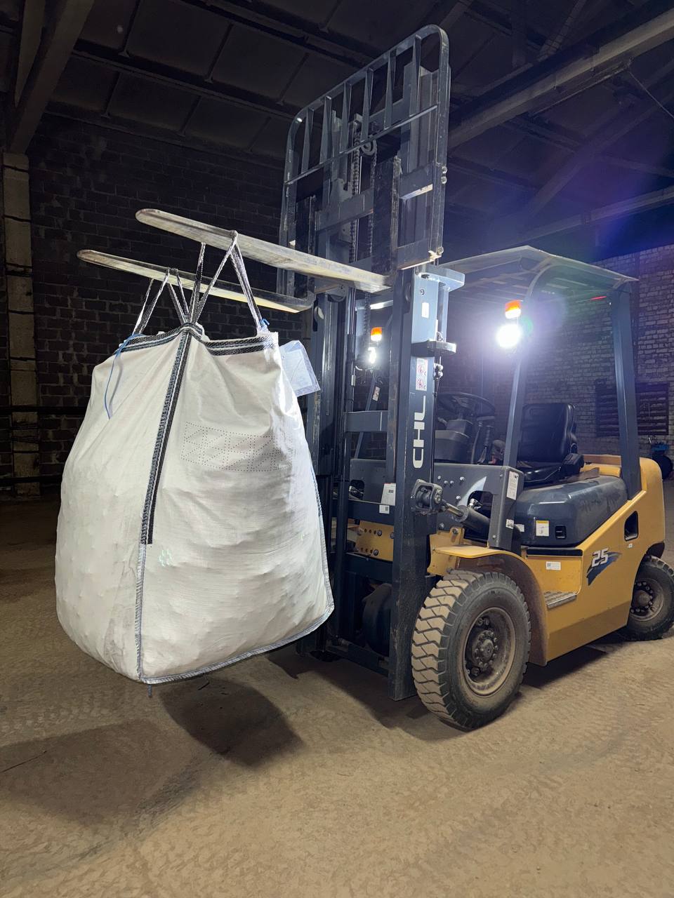 Кремний кристаллический КР1 в чушках и кристаллах ГОСТ 2169-69 — отгрузка 1 тн со склада ПКФ АВ-СПЛАВ