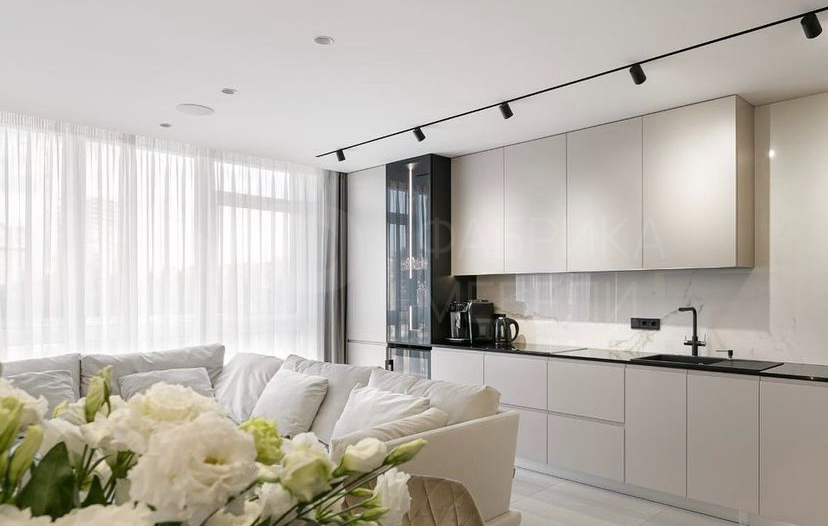 Угловая кухня 10 м2