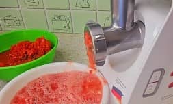 Приготовление икры из баклажанов на зиму через мясорубку: шаг 6