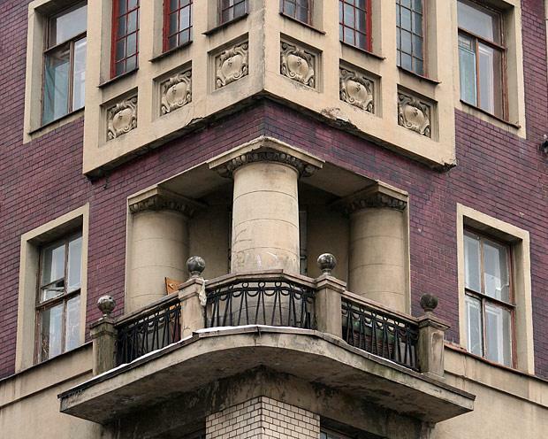 Доходный дом михаила николаевича полежаева. Дом купца полежаева в санкт-петербурге. Новгородская улица доходный дом полежаева. Доходный дом полежаева в санкт-петербурге. Доходный дом полежаева старорусская ул 5/3.