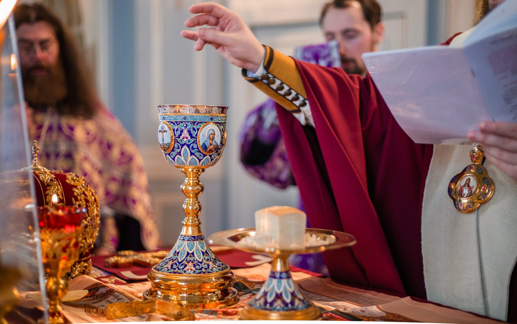 Причастие в субботу. Евхаристический канон на литургии. Православие литургия Евхаристический канон. Таинство Евхаристии. Святая чаша Евхаристия.