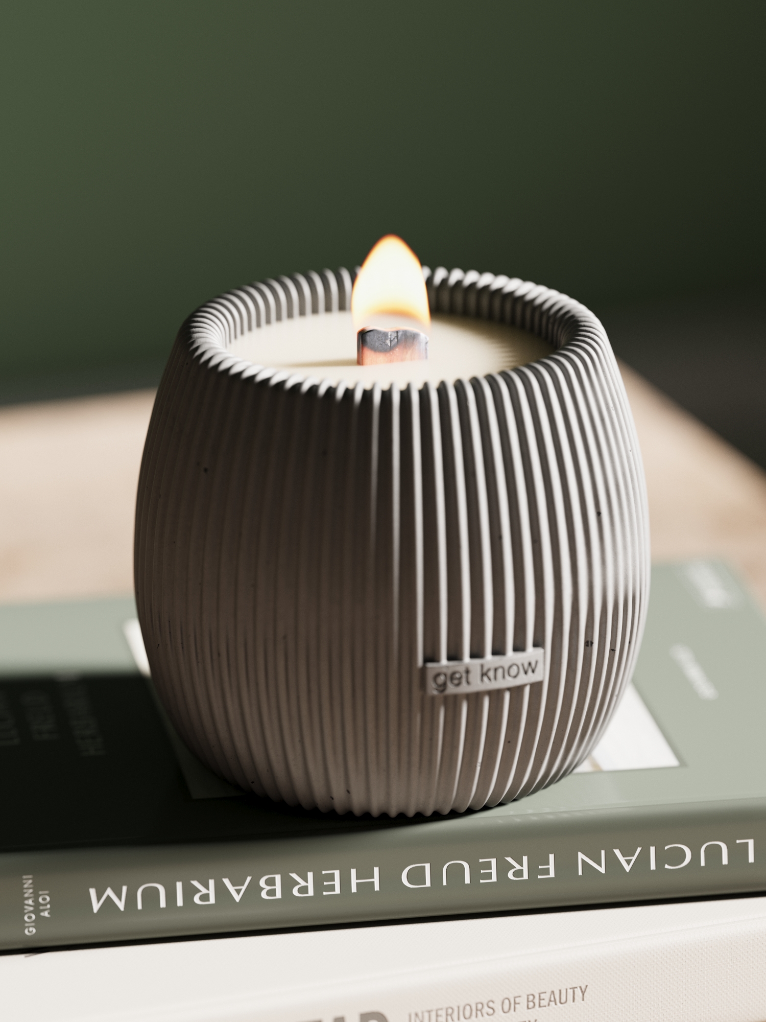 свеча в бетонном кашпо Лайнс XL