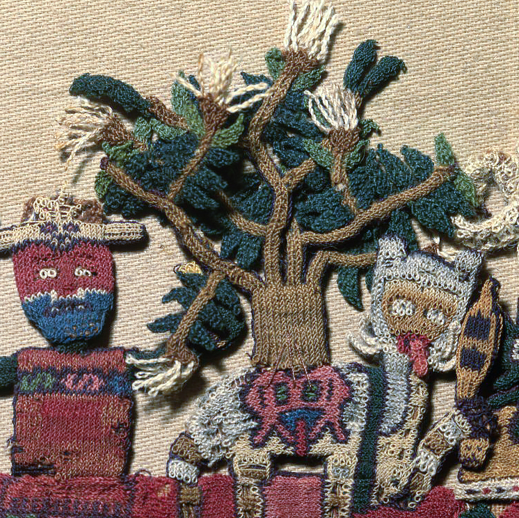 Изображение дерева прорастающего из трофейной головы на спине у зооморфного существа.