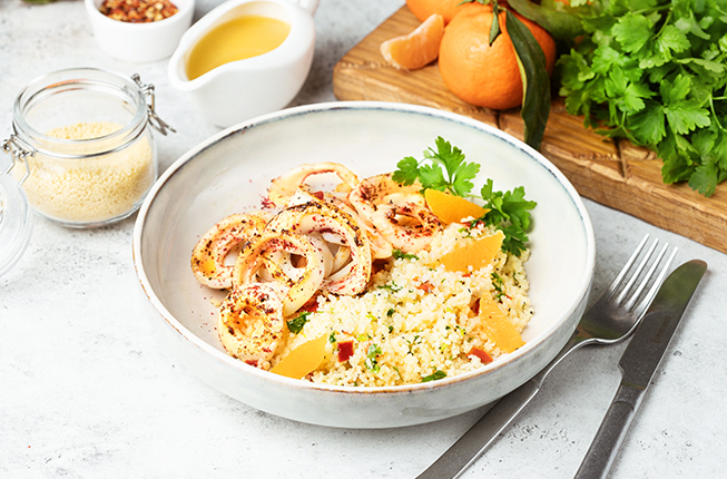 Кальмары с мандариновым кускусом – рецепт приготовления с фото | Elementaree
