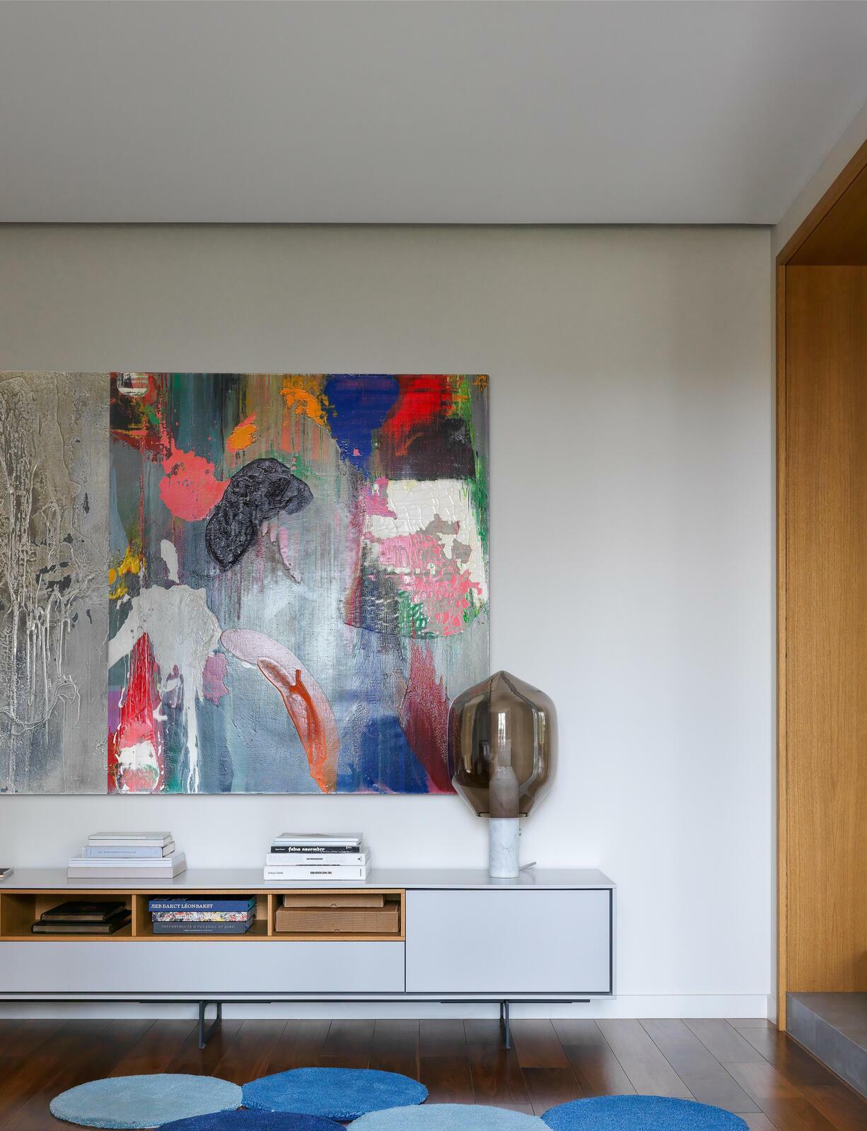 Комод Punt, лампа Established & Sons. Интерьер Екатерины Фёдоровой