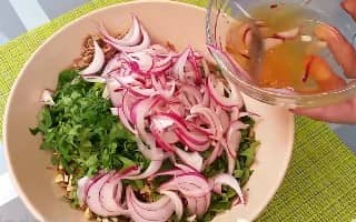 Приготовление салата «Тбилиси» с красной фасолью и говядиной: шаг 10