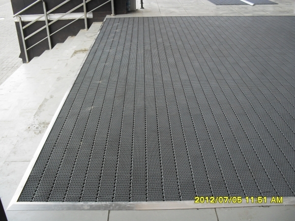 Модульные грязезащитные покрытия. Клин степ.