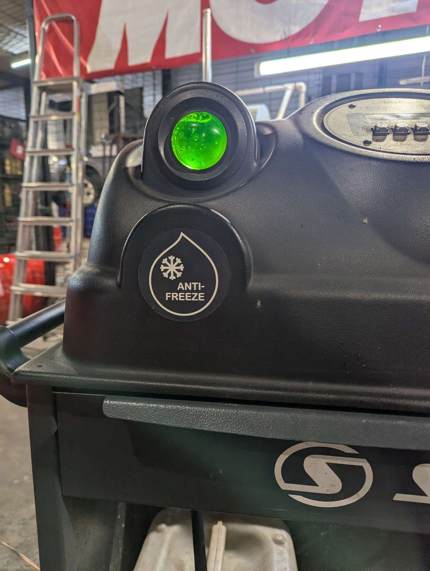 Аппаратная замена антифриза Hyundai Santa Fe DM