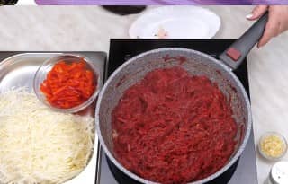 Приготовление борща со свеклой и свежей капустой: шаг 11