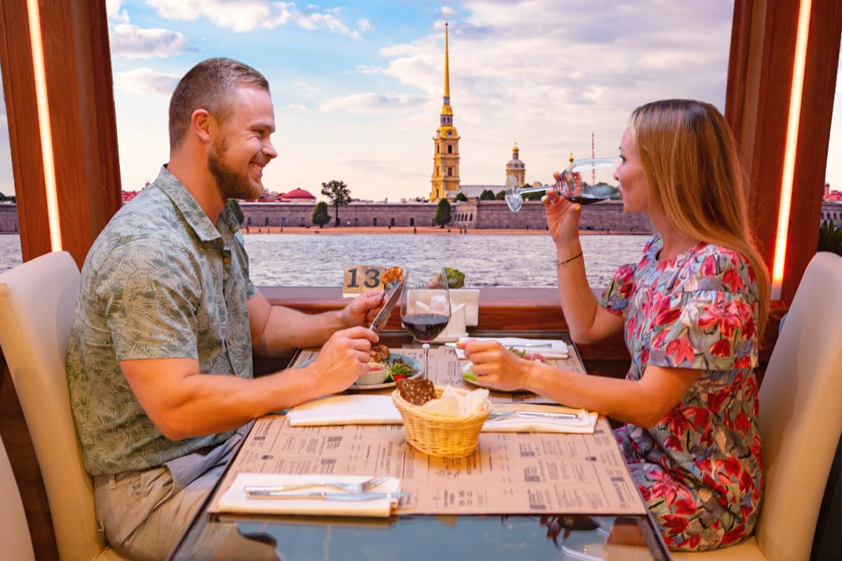 Тур в питер на двоих из москвы