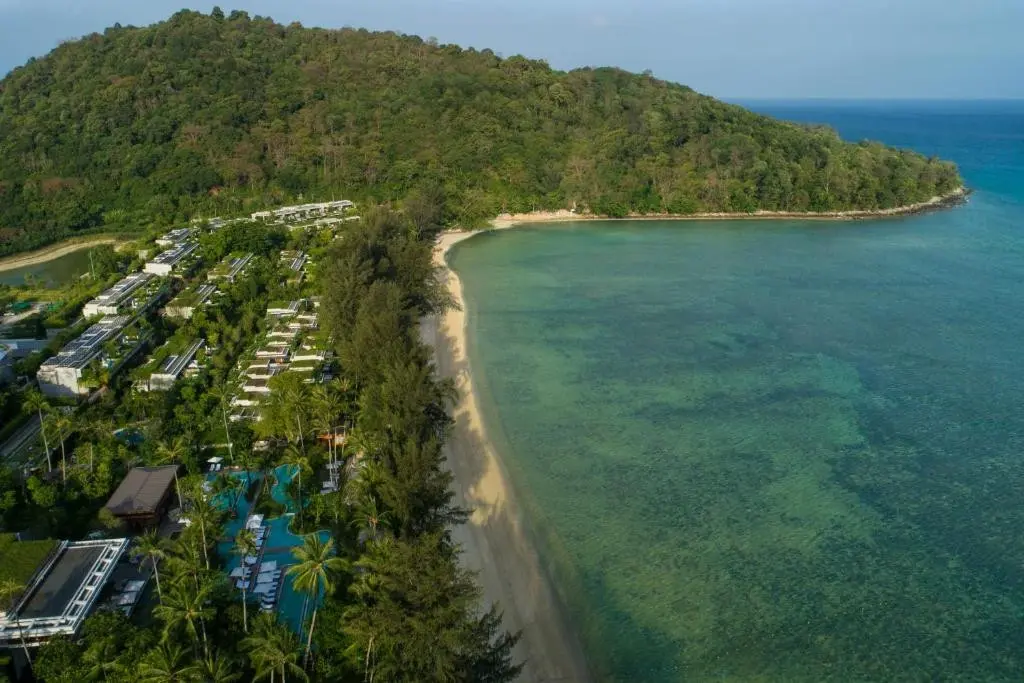 Rosewood Phuket на первой береговой линии у пляжа Три-Транг