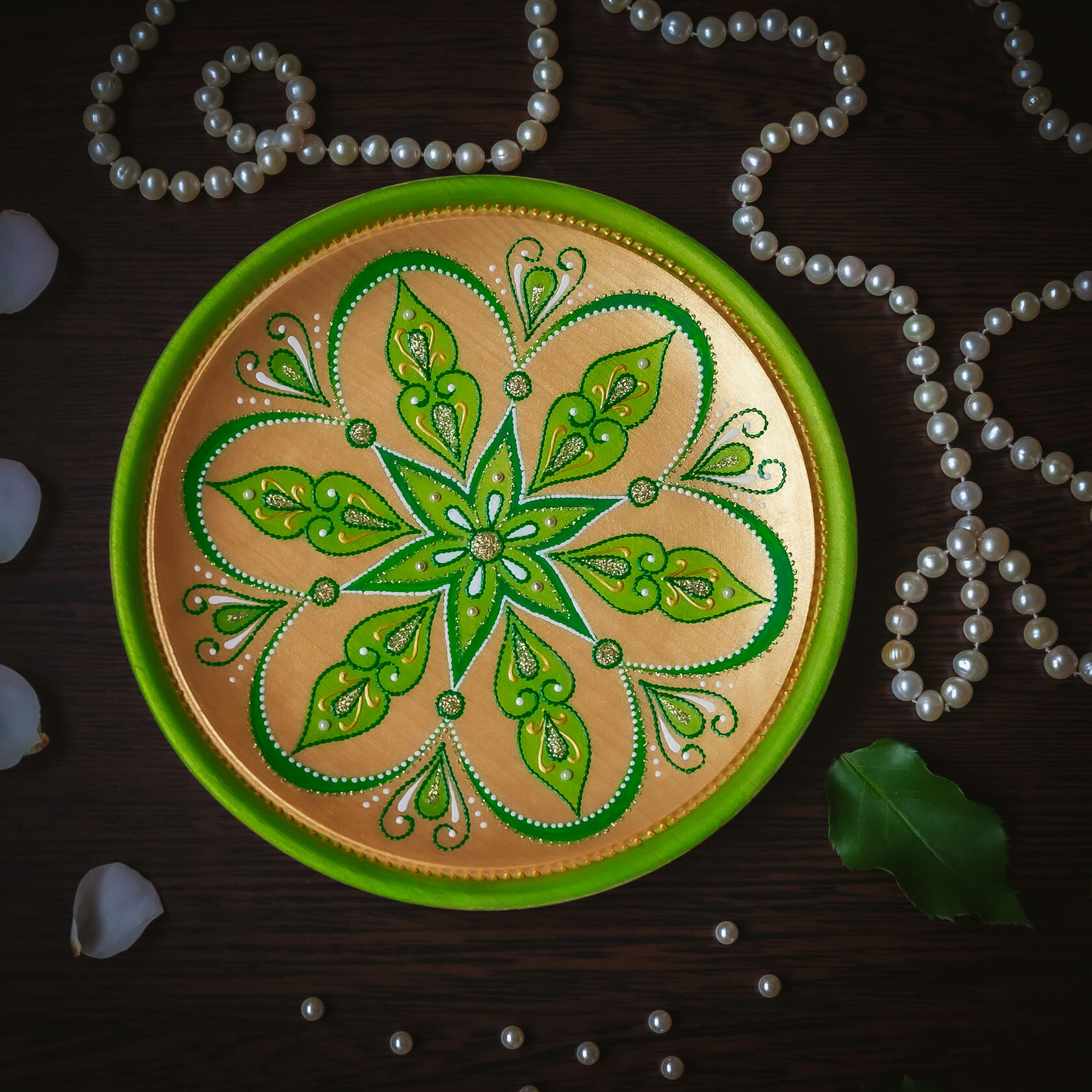 дизайнерская расписная тарелка весна зеленая