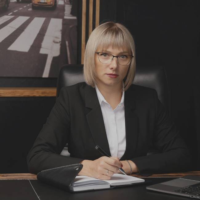 Земельный юрист Анна Степанова в СПб, услуги юриста по земельным вопросам