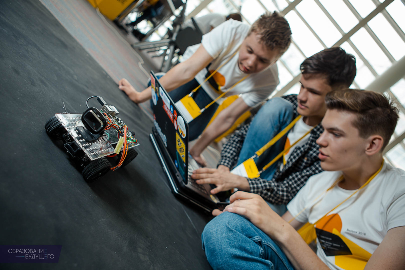 Хакатон junior. Мини хакатон. Хакатон втб. Компания hackathon. Хакатон 2019 двфу.