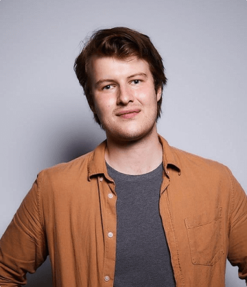 Виктор Тихонов - руководитель отдела сервиса и исполнения