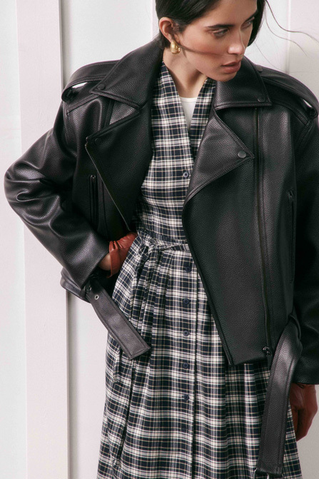 Стильное женское пальто. GATE31 — это минималистичный бренд верхней одежды из Санкт–Петербурга.