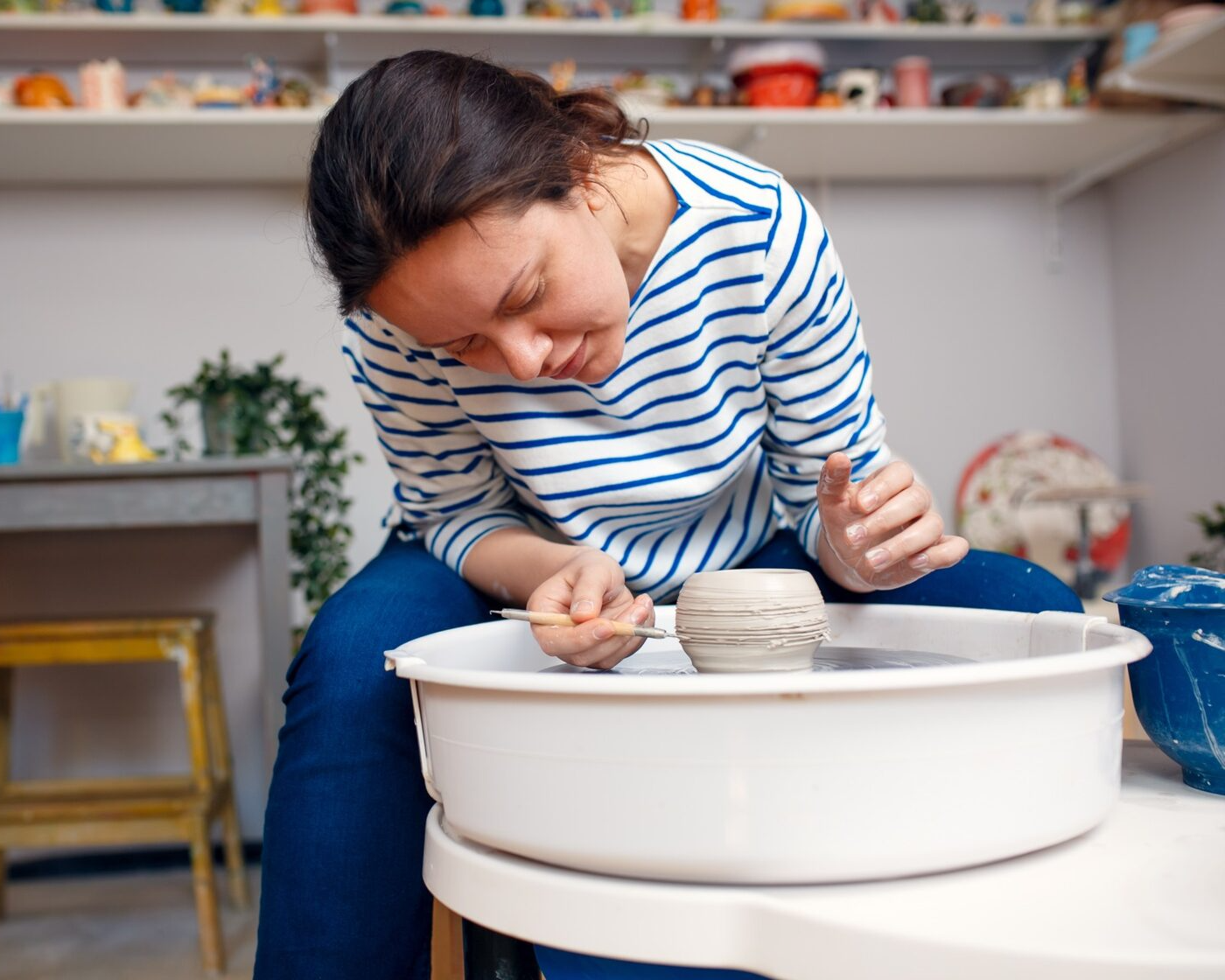 фото нанесения макияжа на лицо девушки 