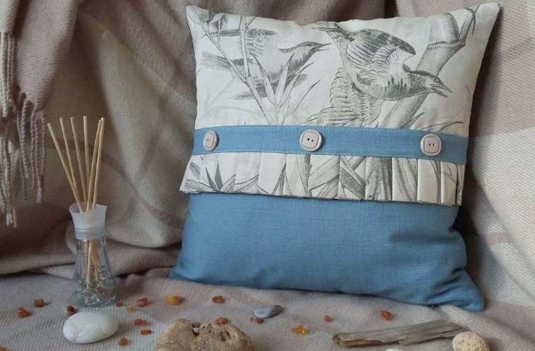 Авторская подушка EcoLuchina для дома и квартиры