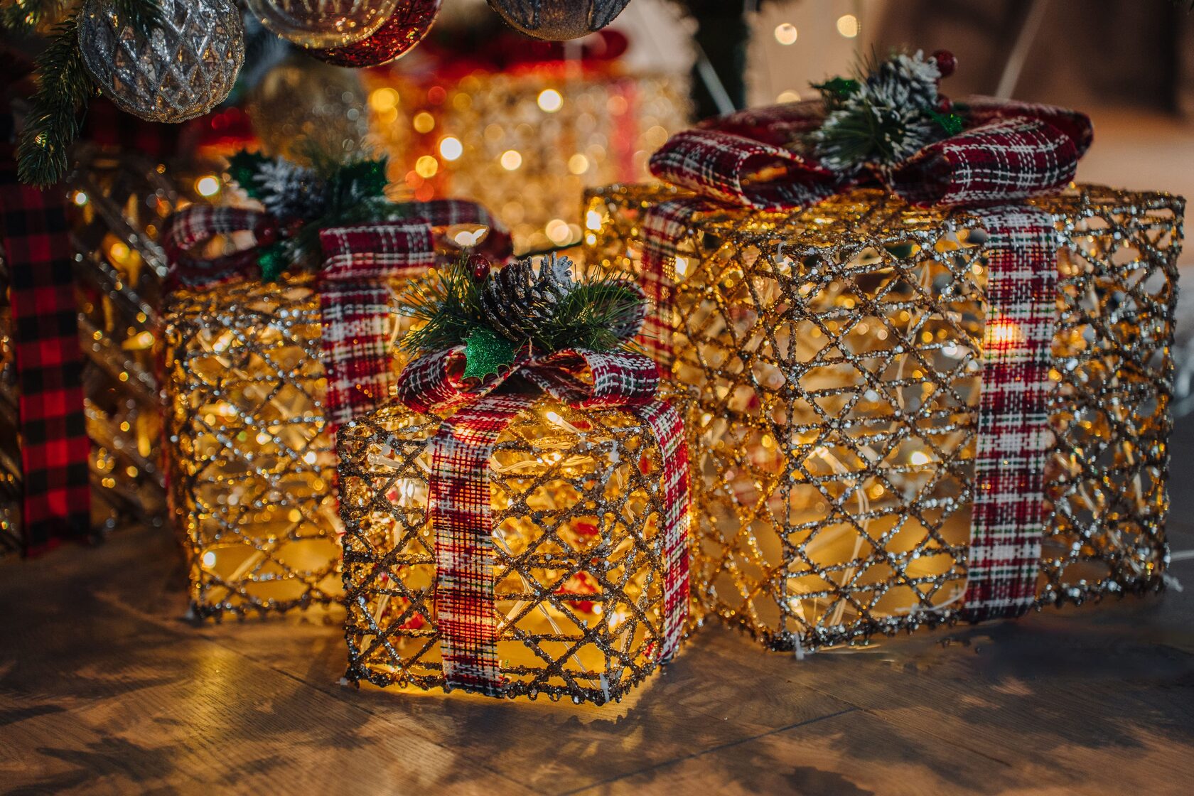 Новогодние тренды 2026 в декоре, как украсить елку на новый год 2026, новогодняя елка 2026 тренды