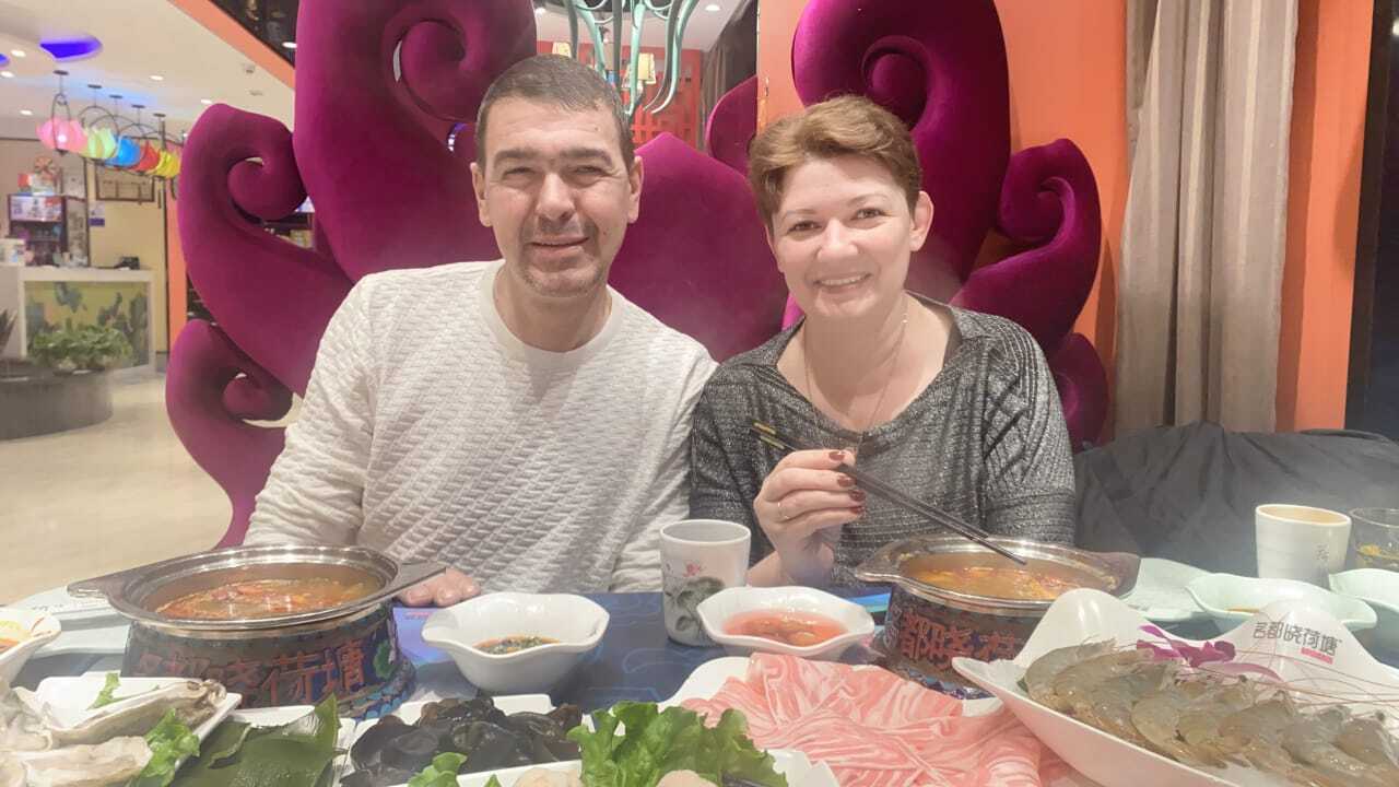 довольные пациенты после лечения зубов в Китае