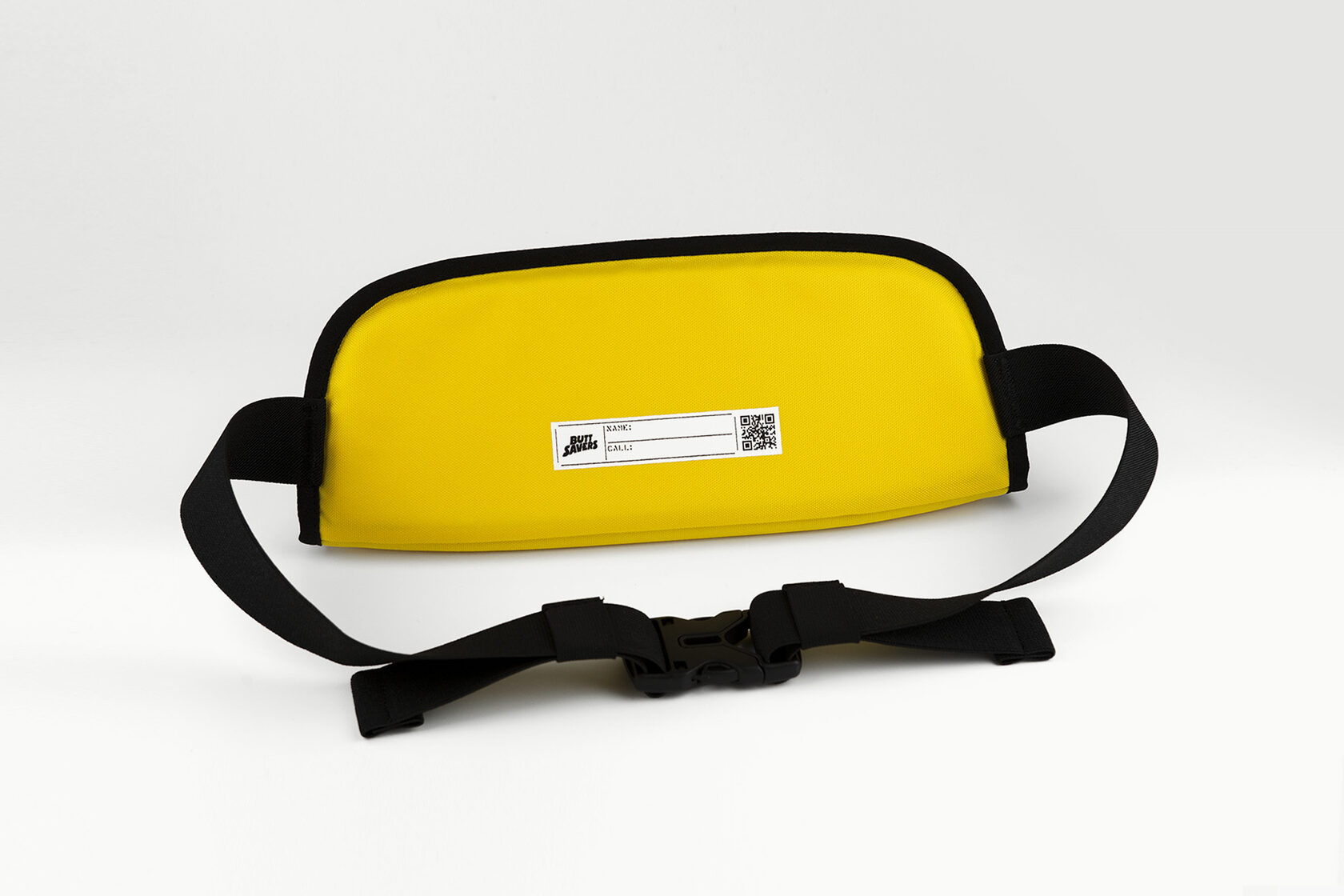 Складной поджопник Butt Savers S-8. Сложенный 32 на 13 см