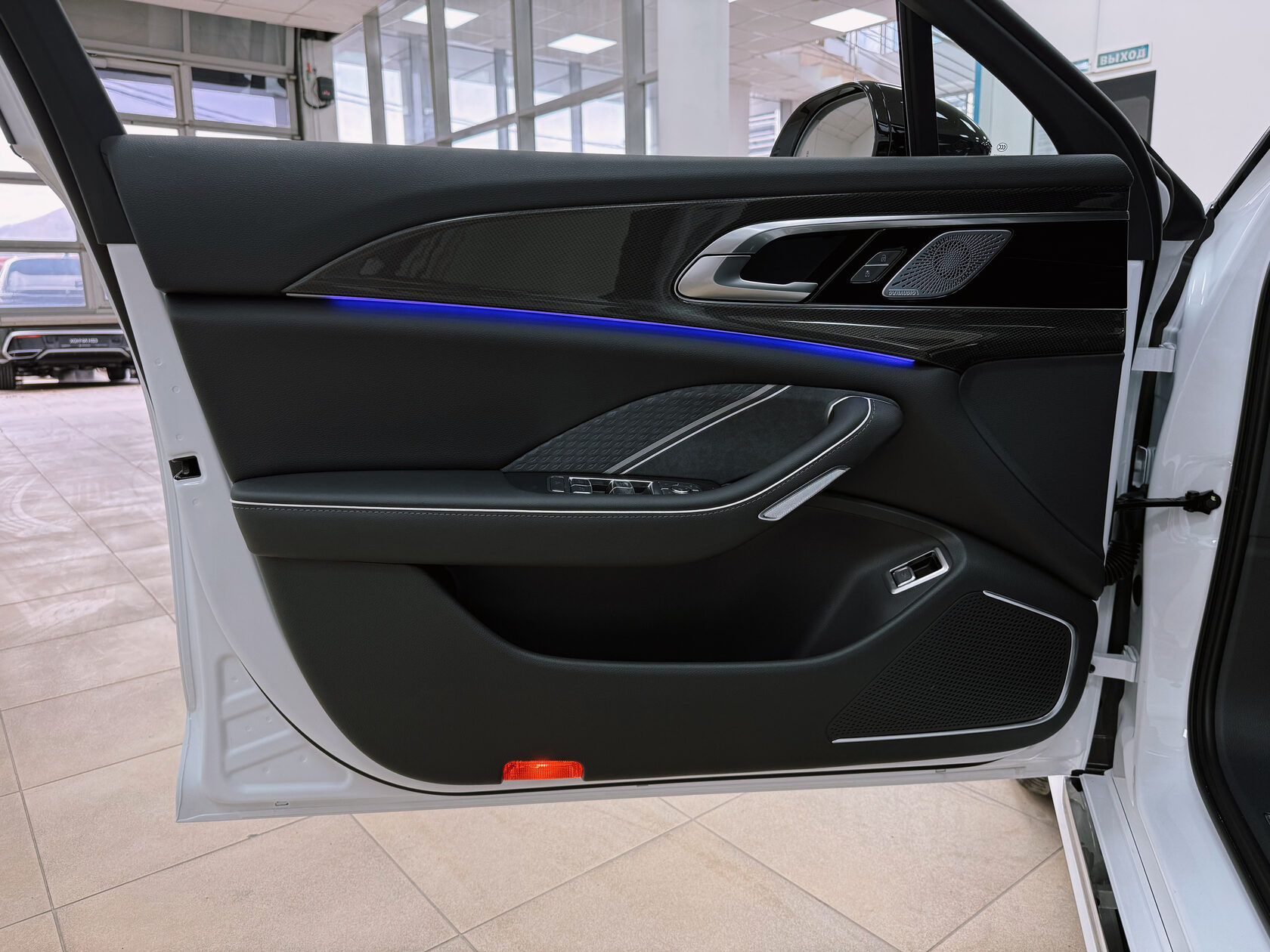 Обзор Hongqi H6