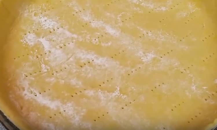 Приготовление пирога киш с курицей, грибами и сыром: шаг 8