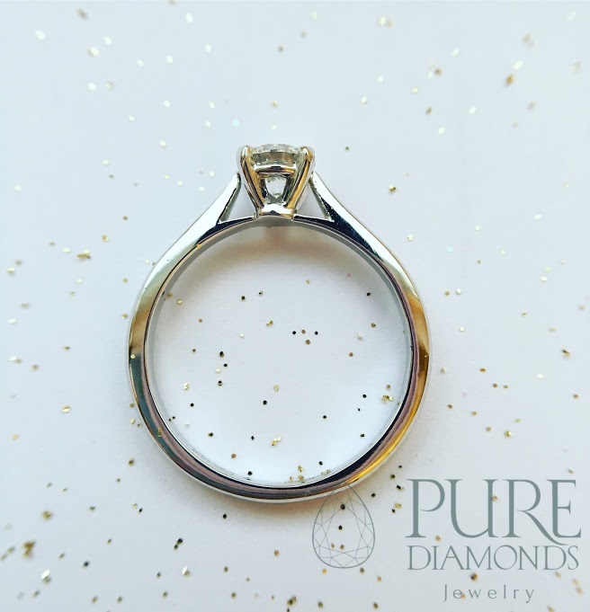 Кольцо с бриллиантом 0.5 карата