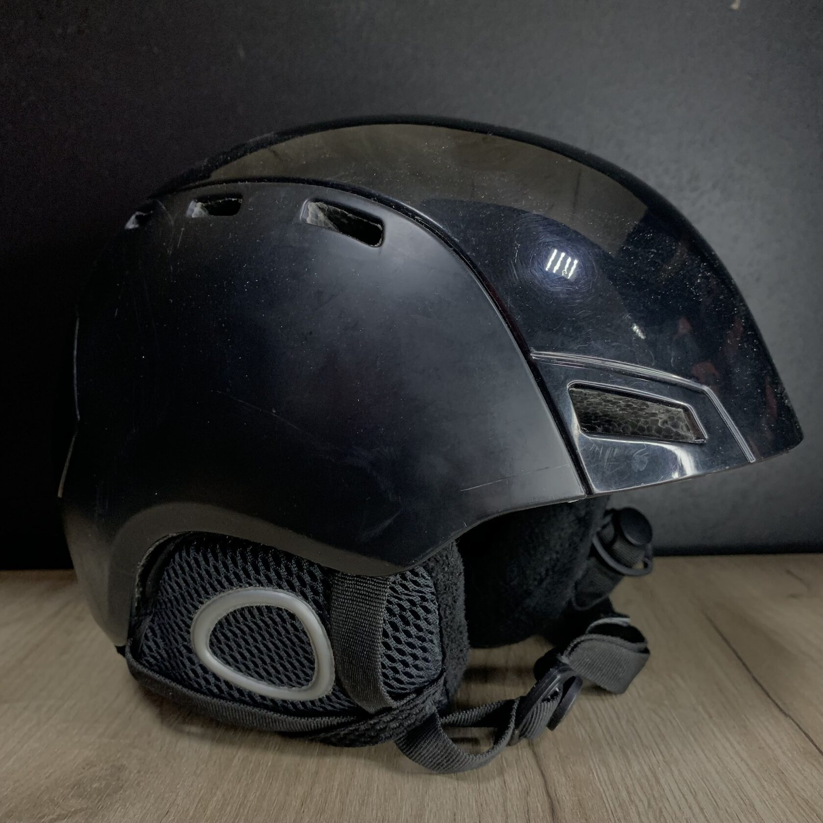 Шлем Feiyu LUX, черный - прокат в Омске