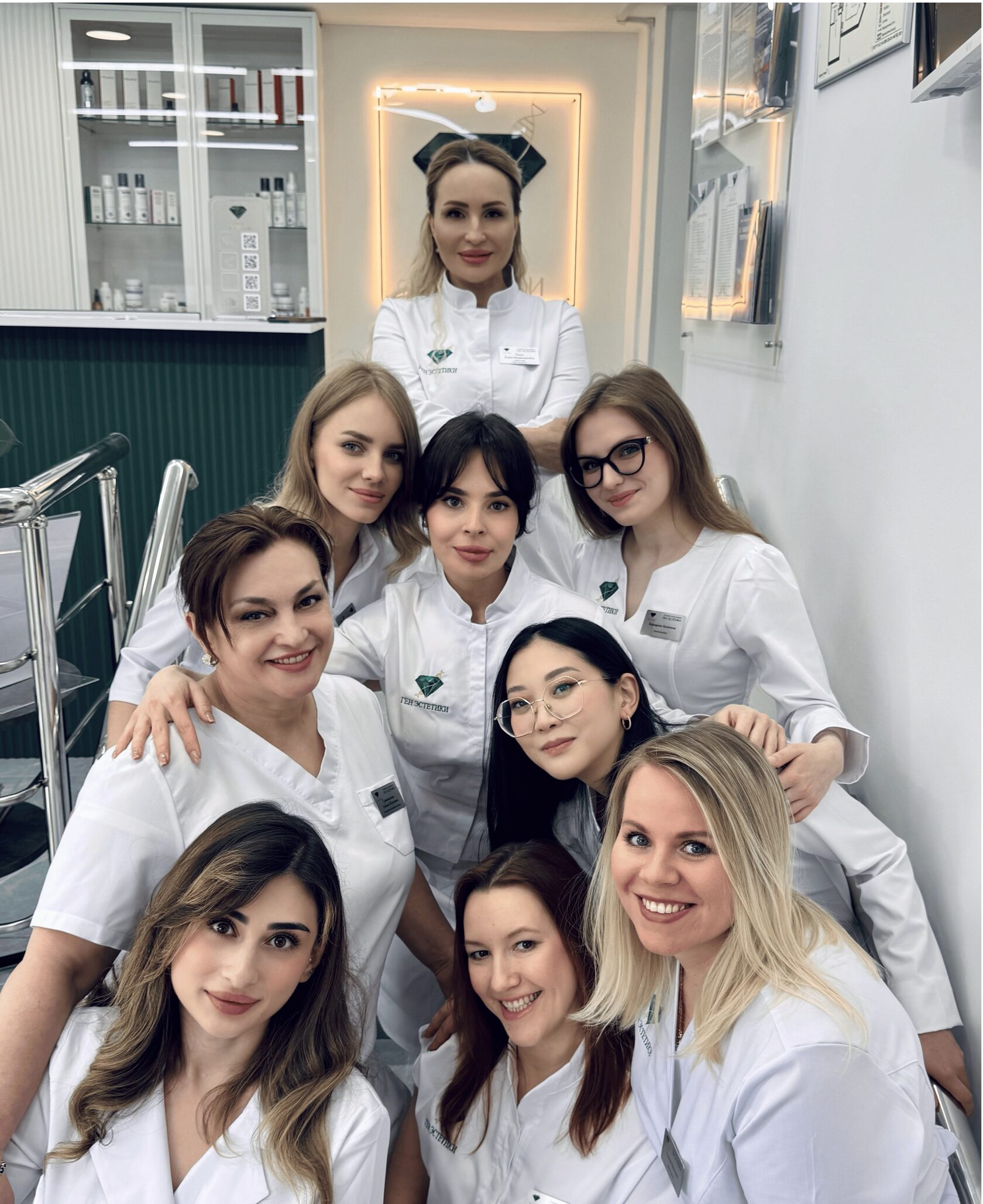 Врачи