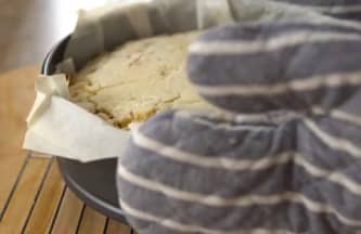 Приготовление насыпного пирога с творогом и яблоками в духовке: шаг 10