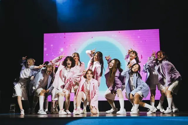 Ученики K-pop школы VYSOTA вместе на сцене в Королёве