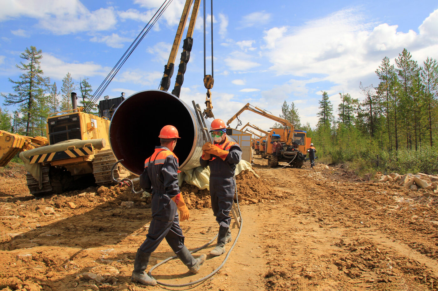 Вахтовый метод на севере. Строители газопровода. Вахтовый метод. Вахтовая работа. Рабочий трубопровода.