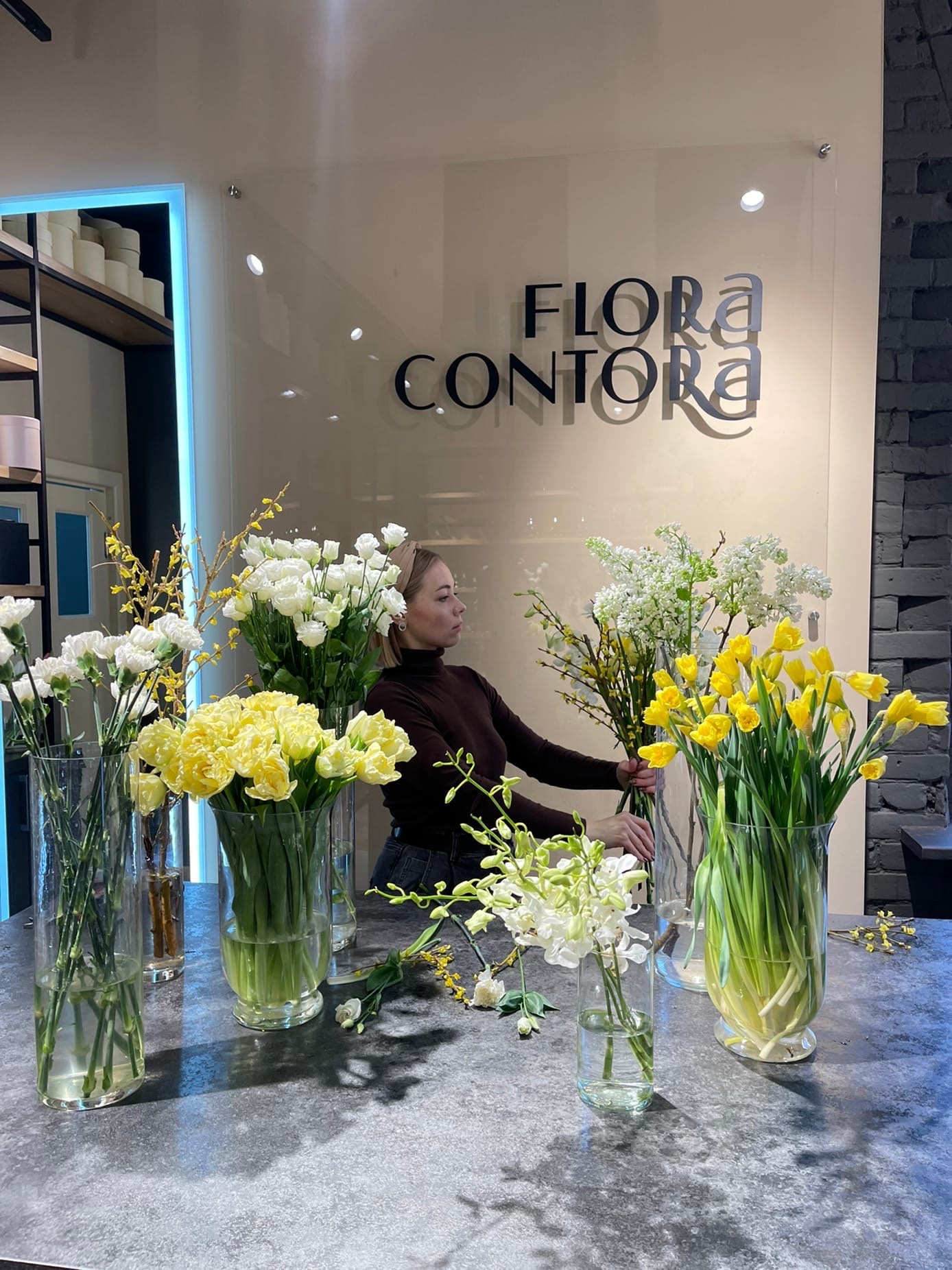 Flora Contora Доставка цветов в Томске купить букет роз на заказ с доставкой  недорого