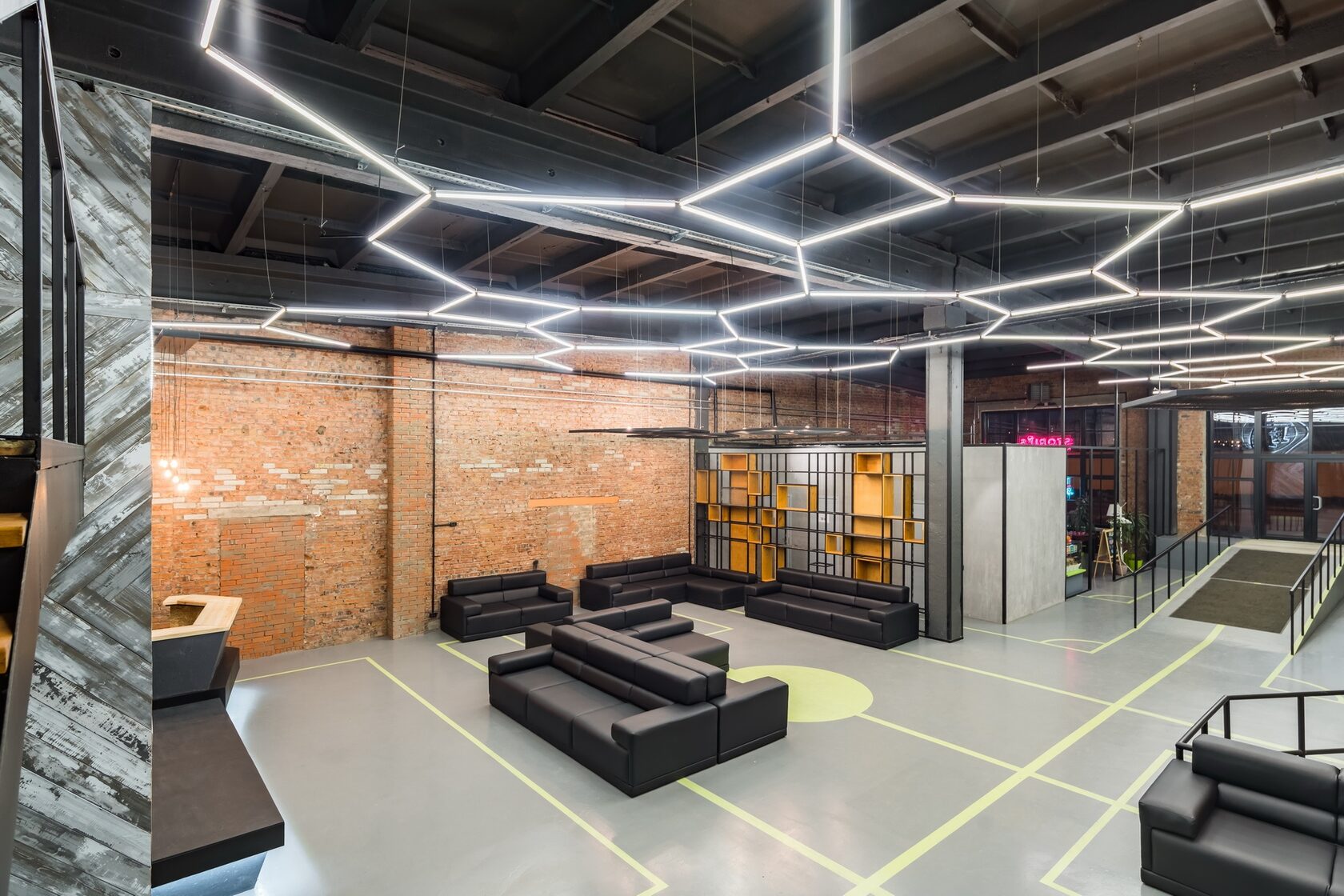 Футбол поле. F base латышских. Спортивный комплекс f-base. Поле f-base. Футбольный манеж курск.