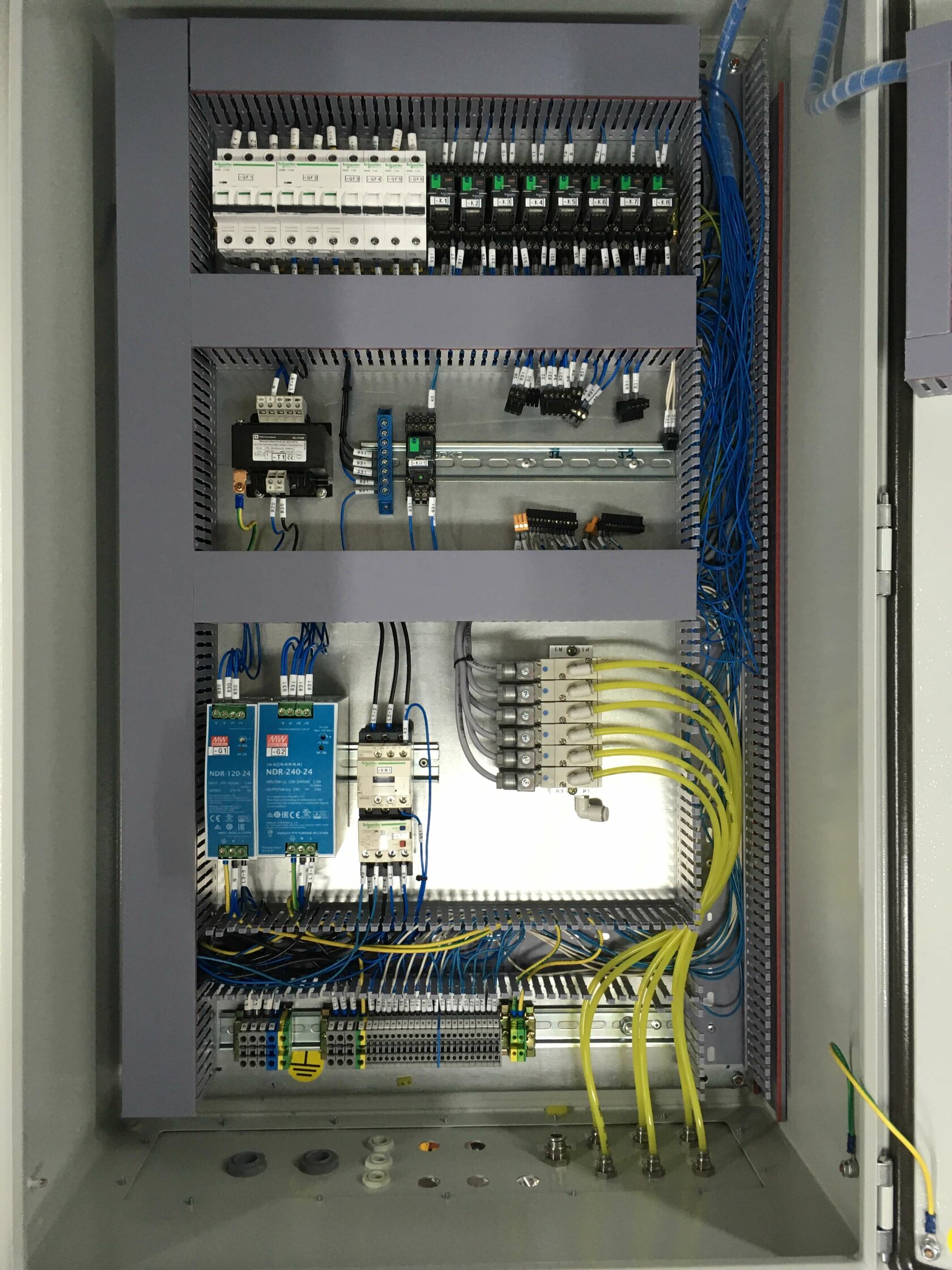 Щит управления системой потолочного увлажнения цеха