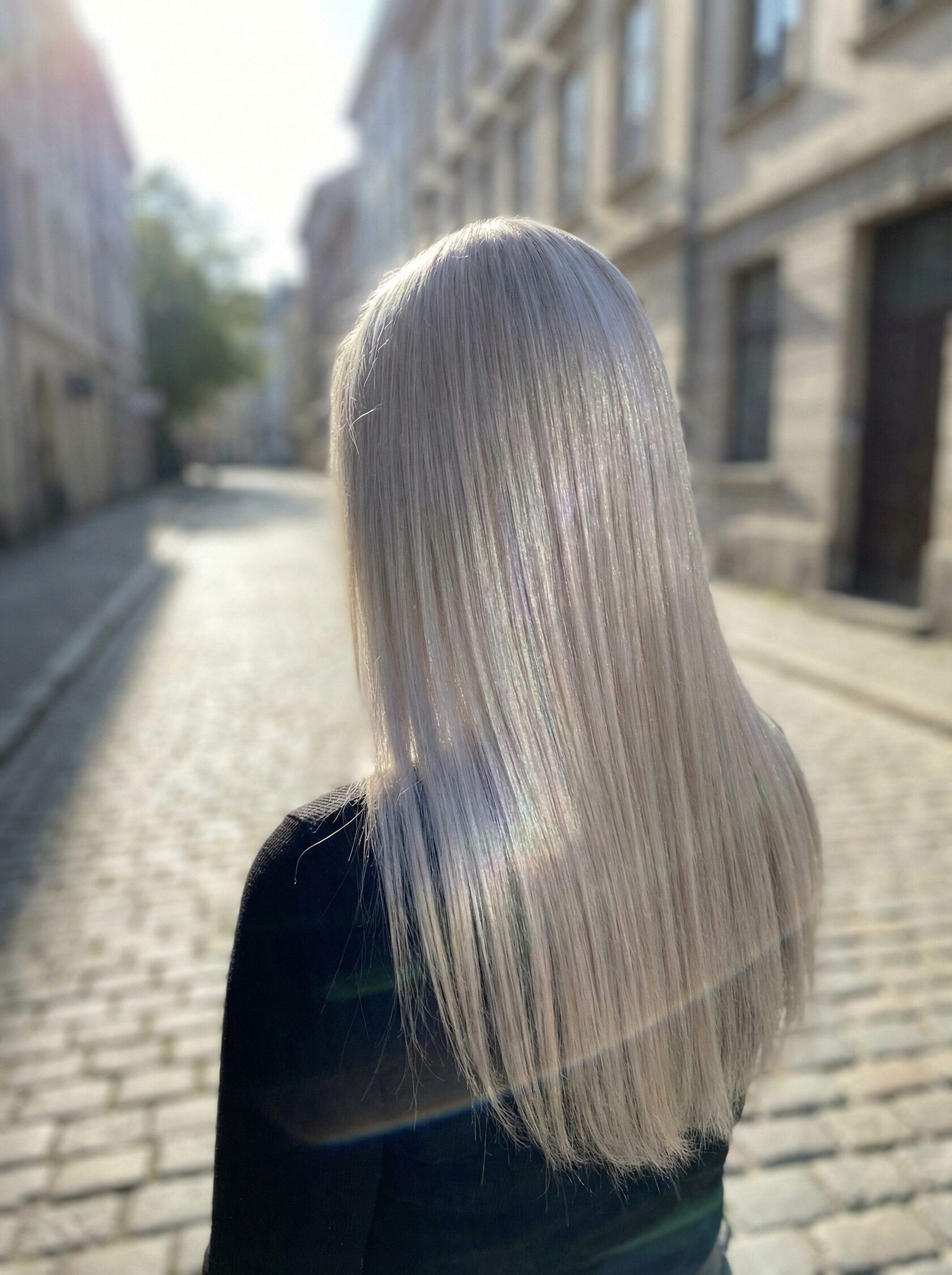 холодный блонд на длинных прямых волосах