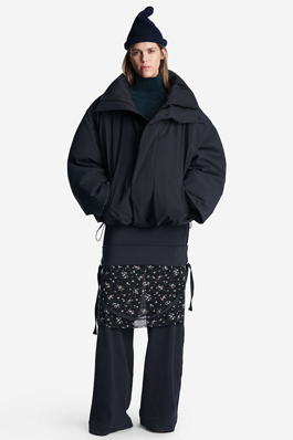 Пальто женское черное укороченное