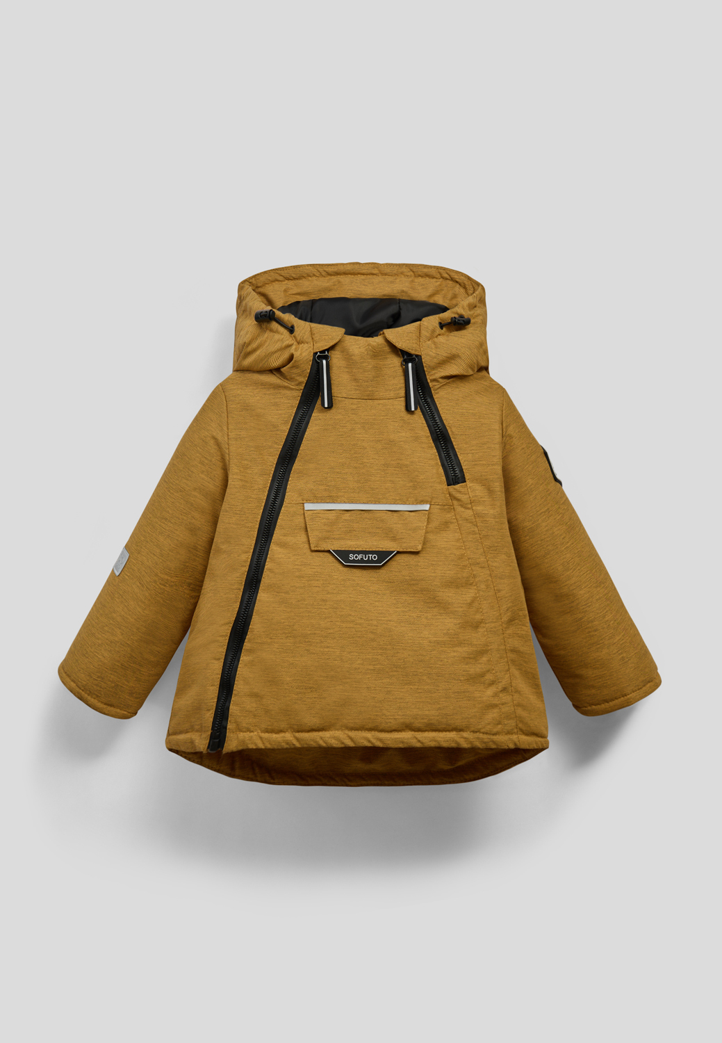 желтая куртка для ребенка съемка для сайта