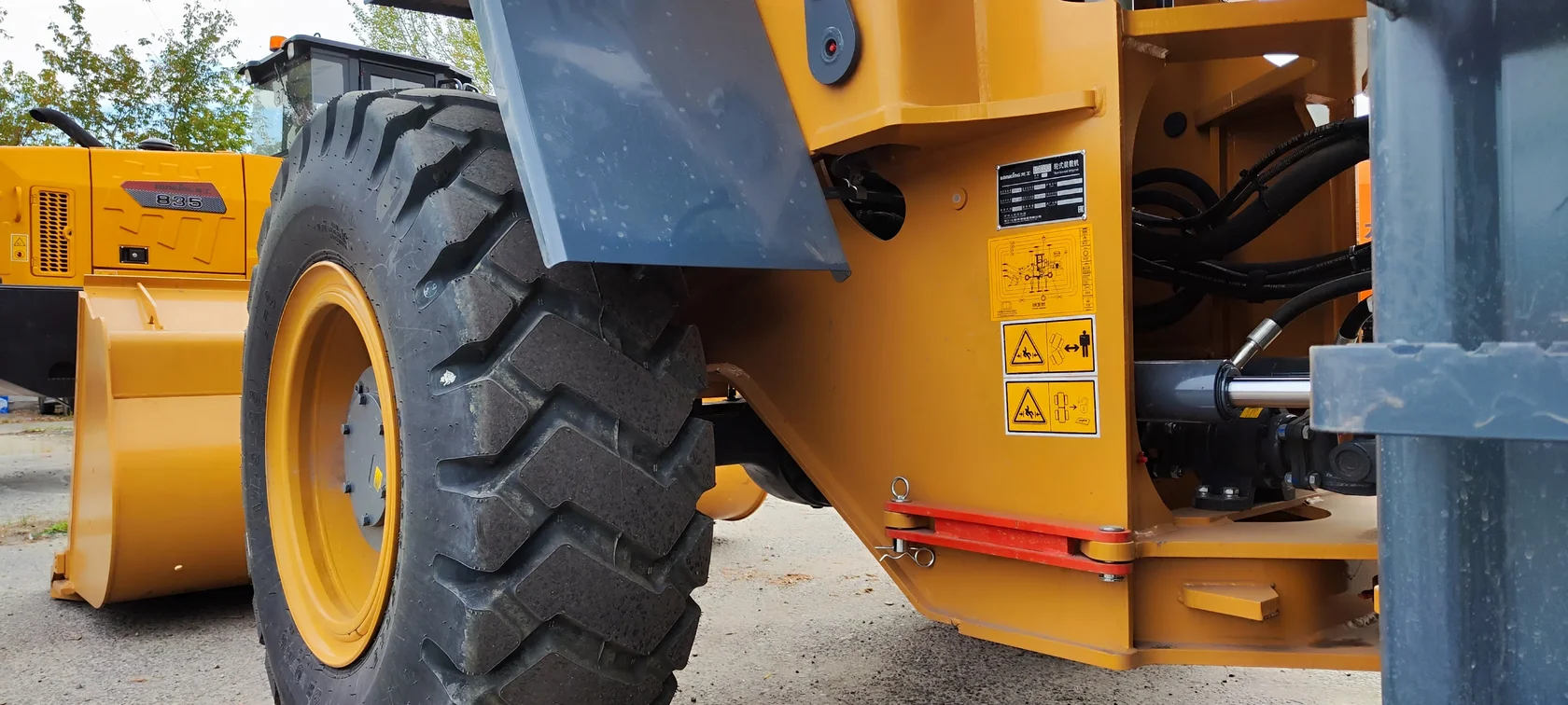 Фронтальный погрузчик LONKING LG 833G