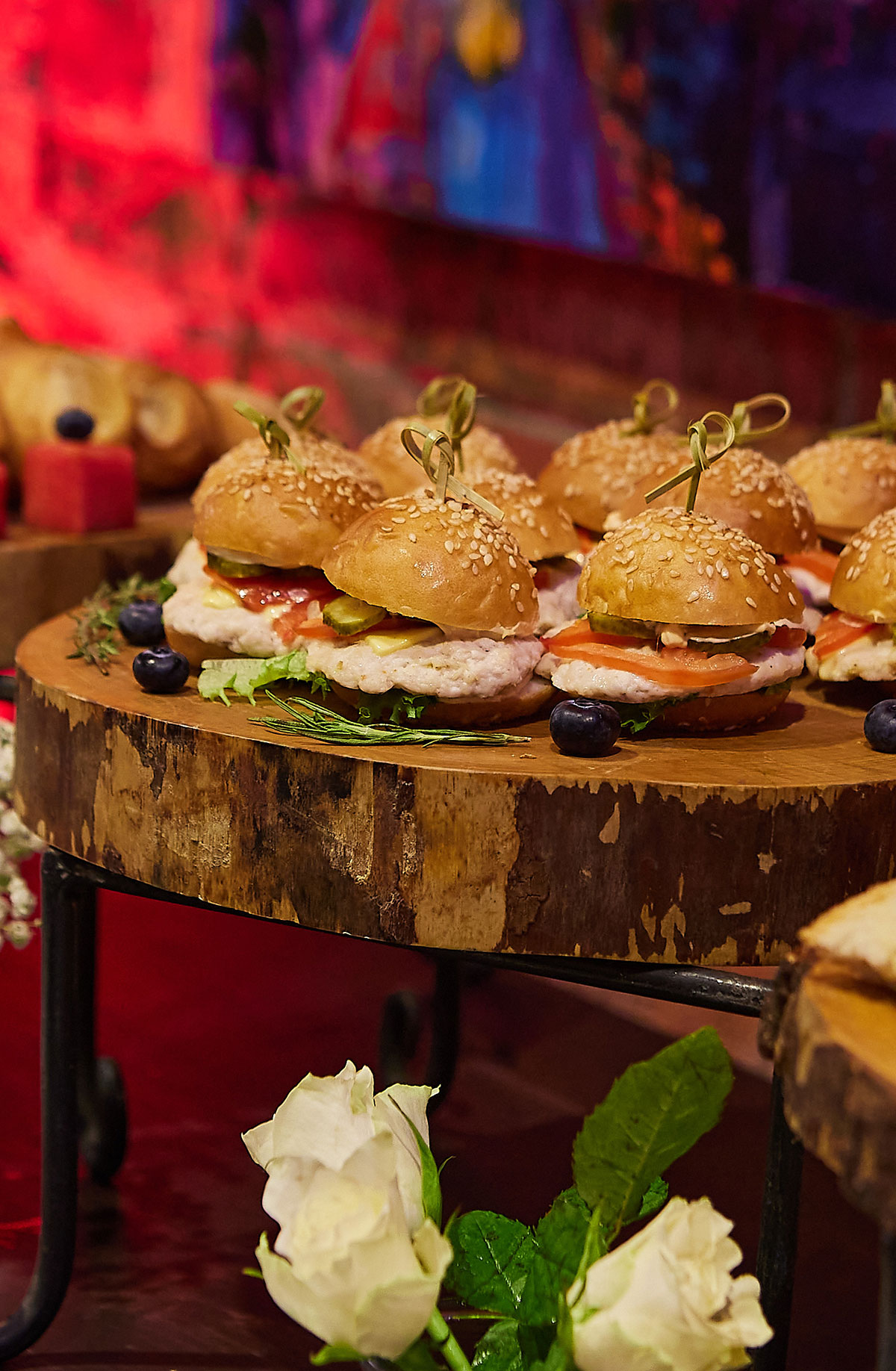 МИНИ-БУРГЕРЫ ДЛЯ ФУРШЕТА с доставкой в СПб. Закажите фуршетные ...