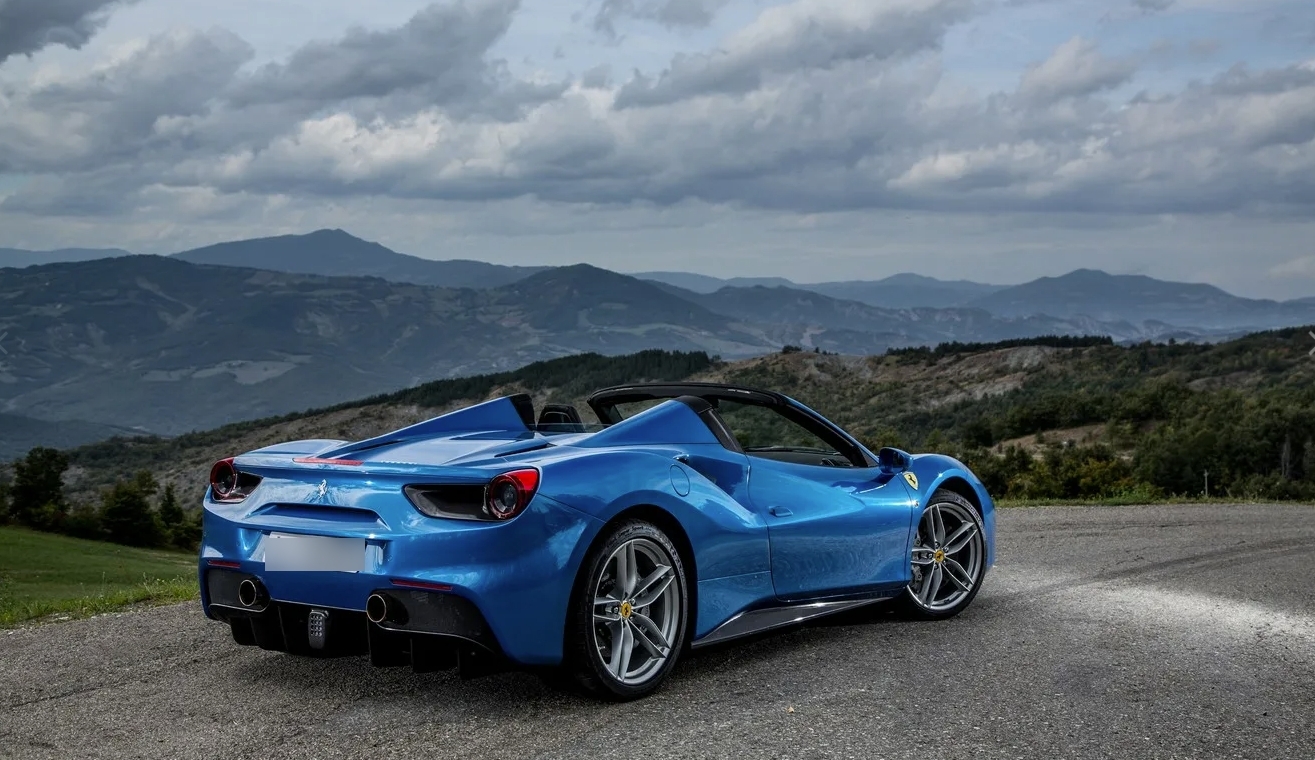 Ferrari 488 track синего