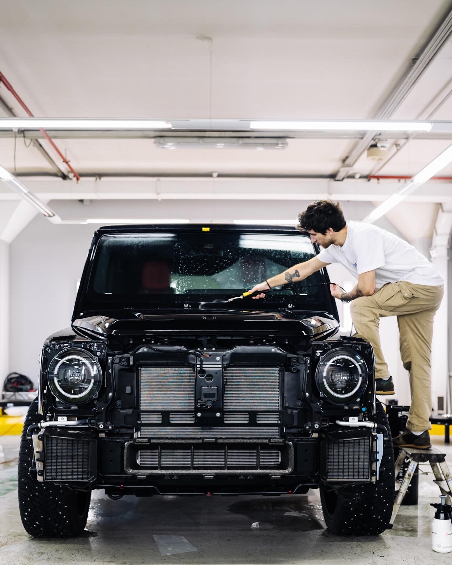 Защитная пленка на новый Mercedes Benz G63 AMG по доступным ценам