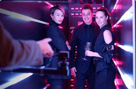 Неоновый тоннель